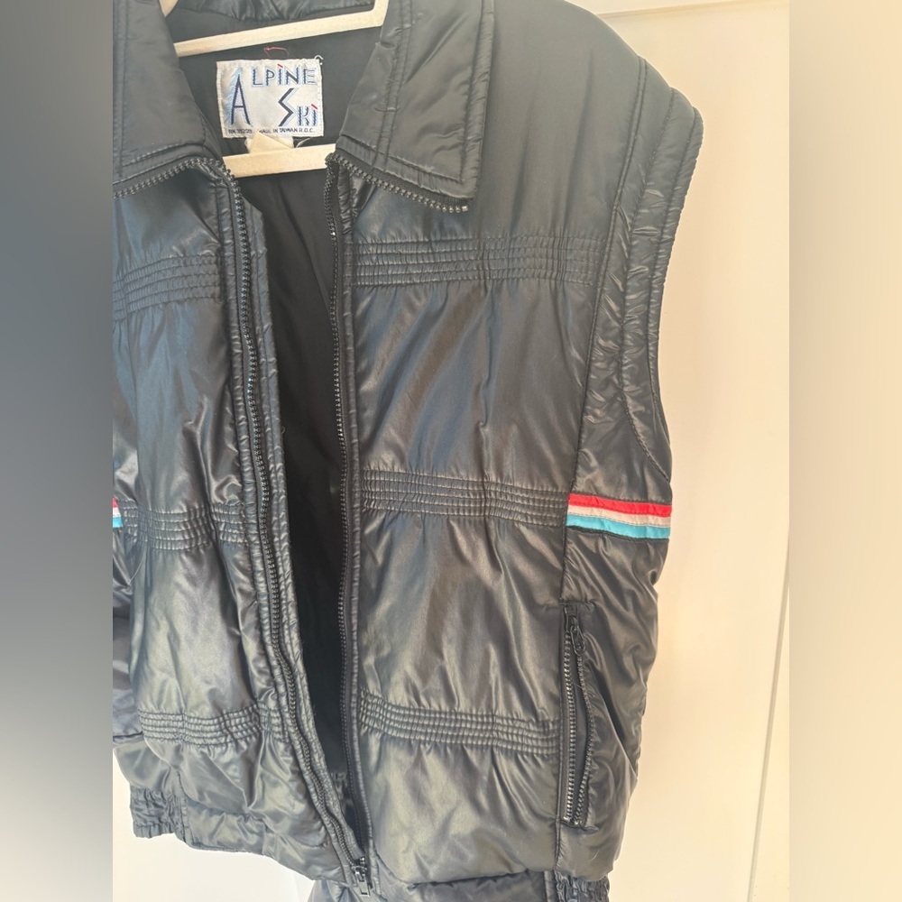 Vintage Alpine Black Puffer Jacket with Red and Green and Grey Stripes - Picture 5 of 13